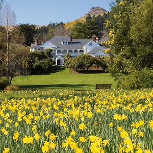 https://otahuna-lodge.top-hotels-christchurch.com