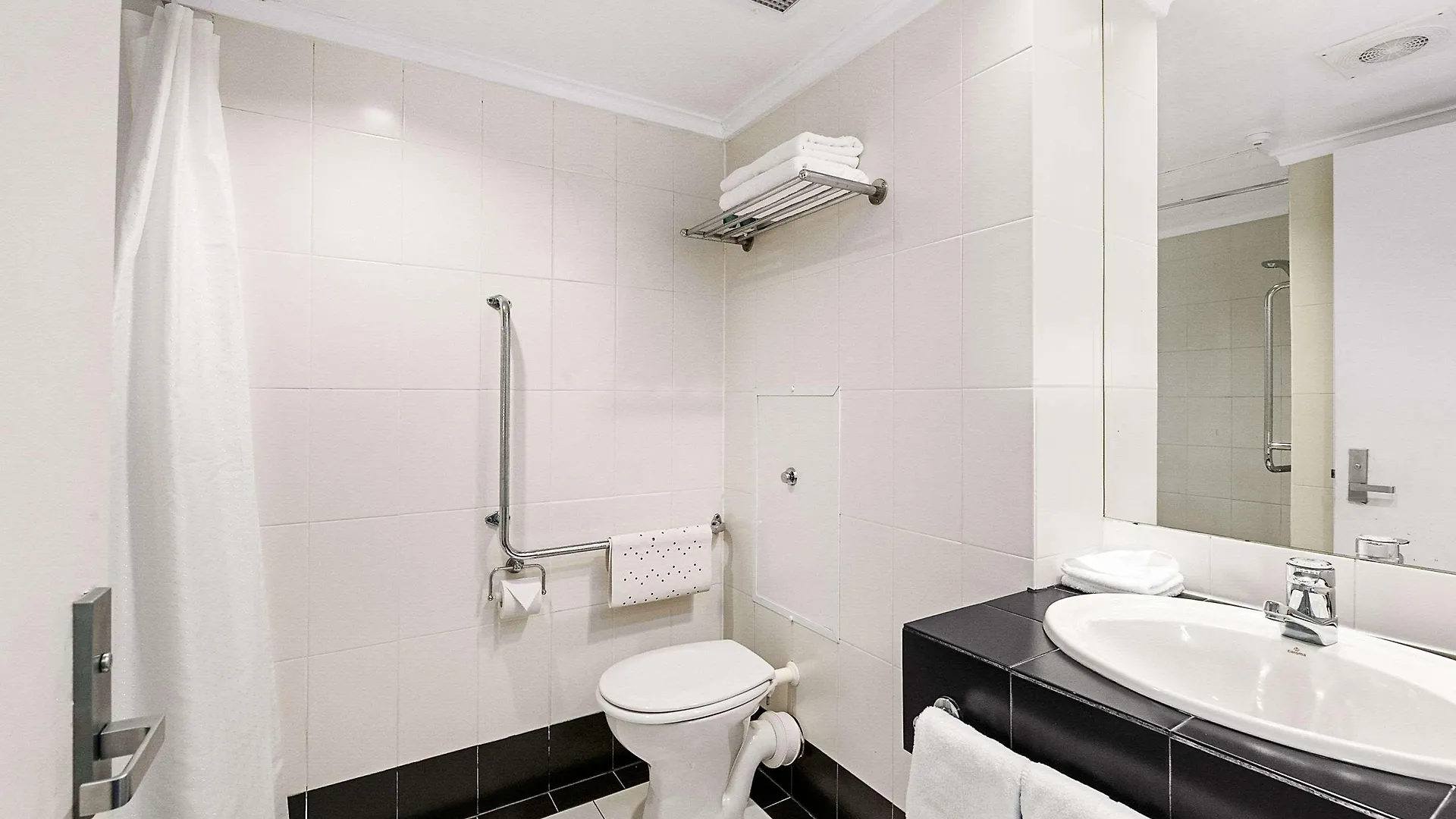 The Angus Hotel Lower Hutt 3*,