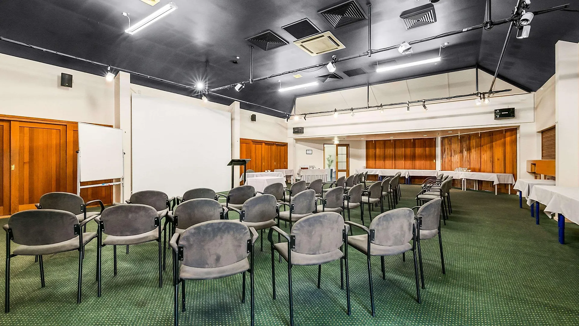 The Angus Hotel Lower Hutt