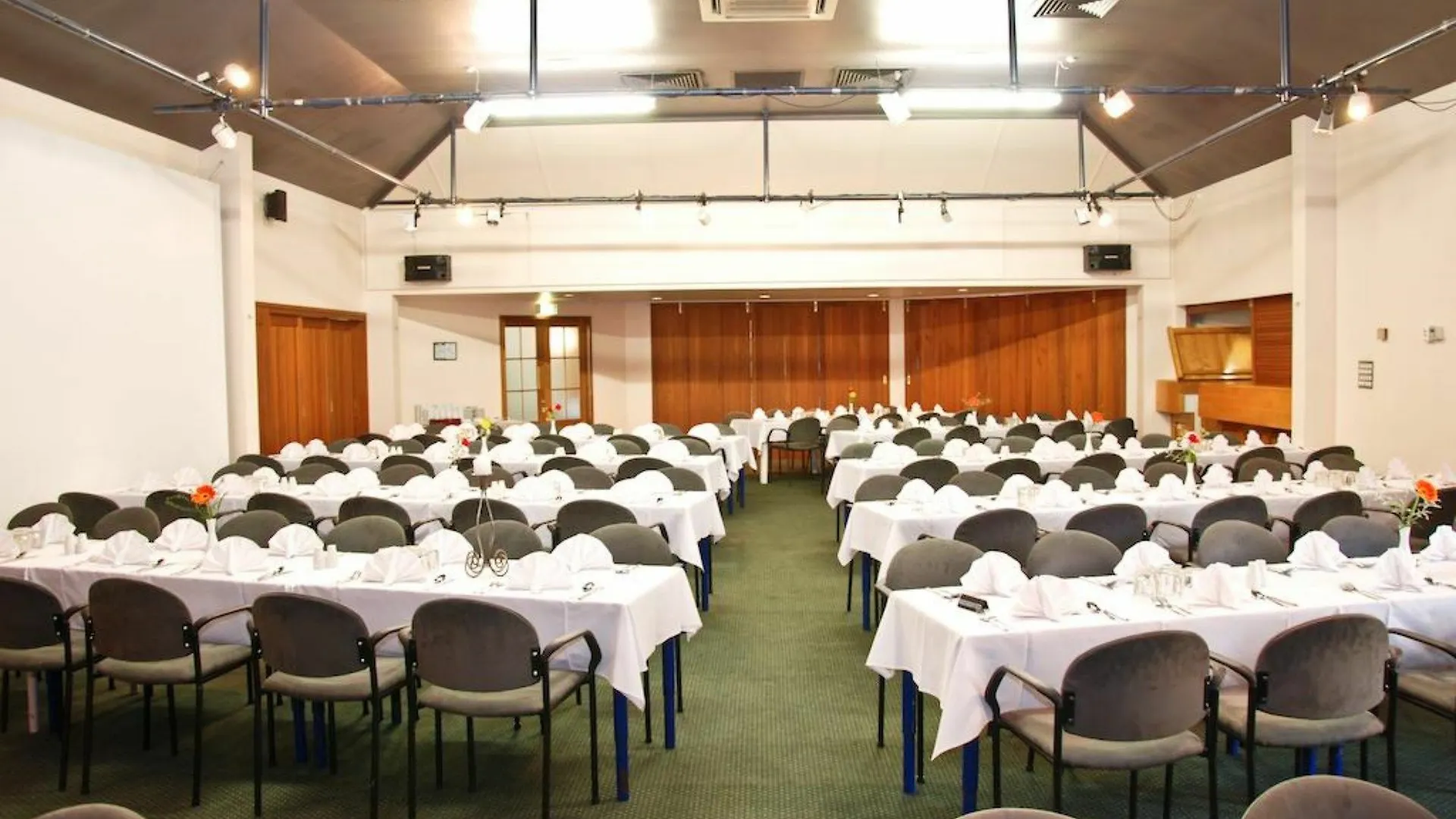 The Angus Hotel Lower Hutt