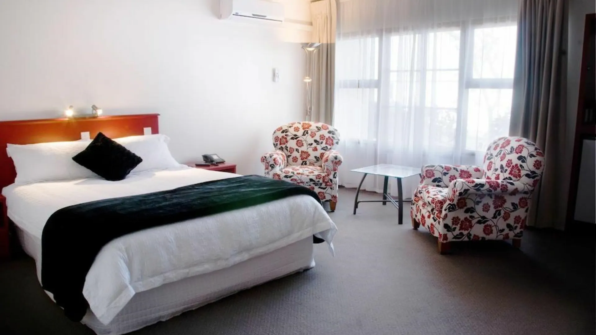 The Angus Hotel Lower Hutt