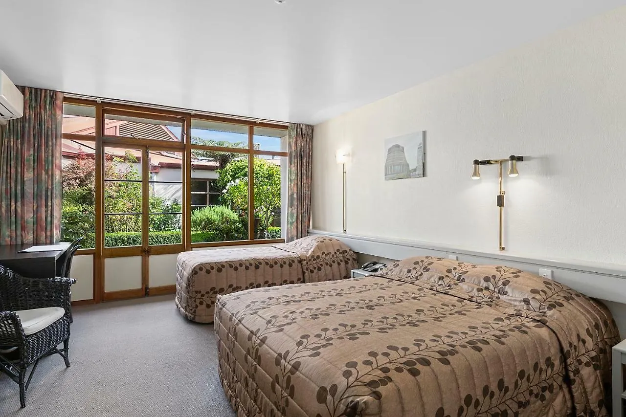 The Angus Hotel Lower Hutt 3*,
